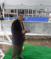 Martin Signing Duke Cancer Beam at Topping Off Ceremony