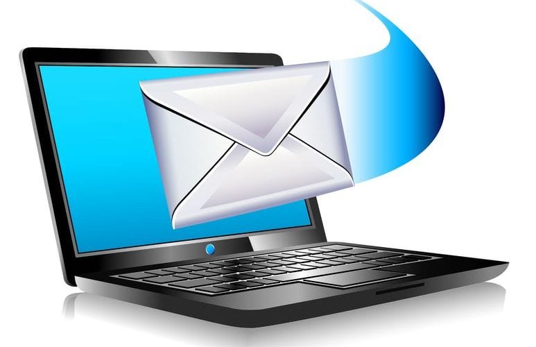 Private social customer service messaging